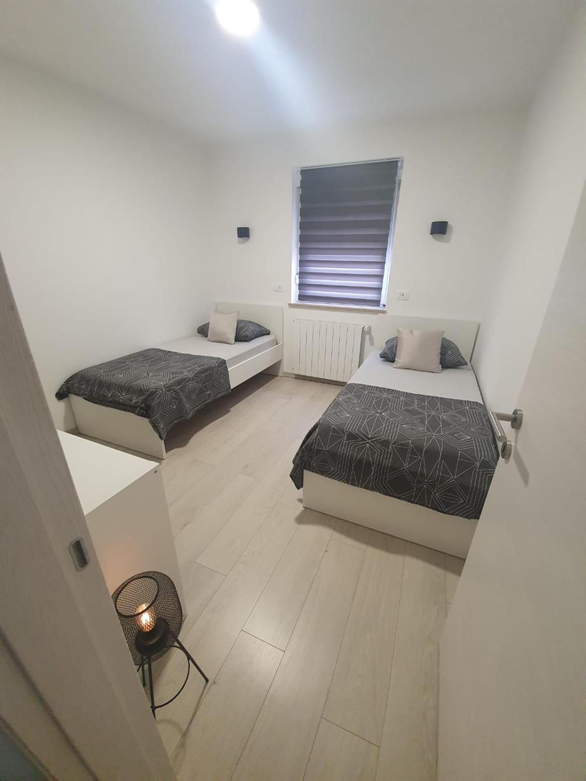 Holiday Home Nikol พูลา ภายนอก รูปภาพ