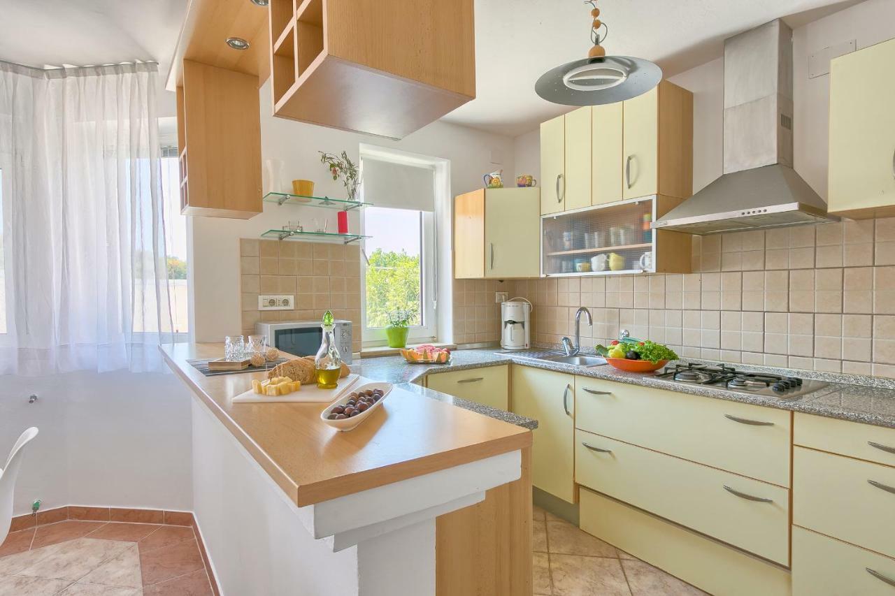 Holiday Home Nikol พูลา ภายนอก รูปภาพ