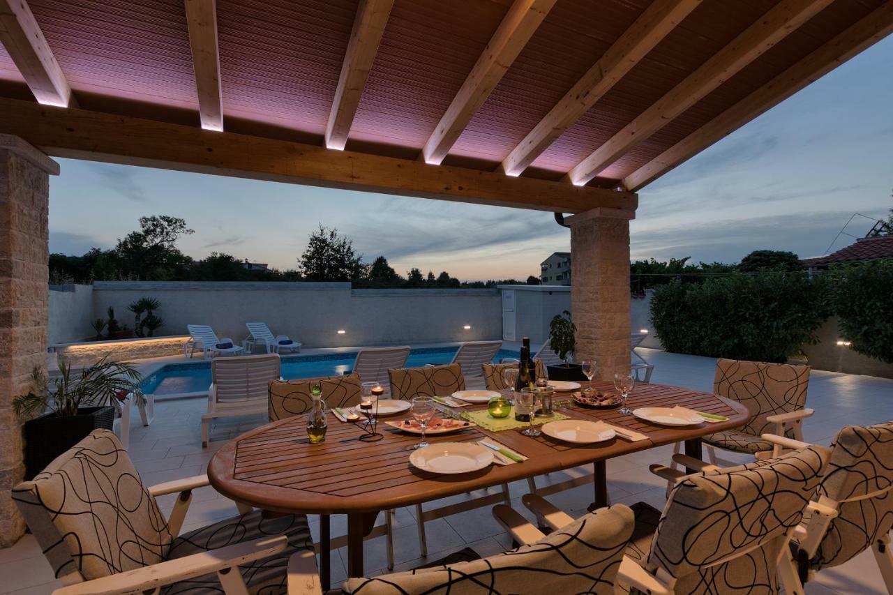 Holiday Home Nikol พูลา ภายนอก รูปภาพ